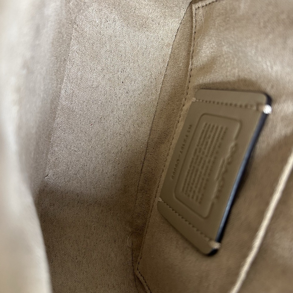 Coach Kleo 17 Chalk White Pebbled Leather Shoulder Bag Excellent - Picture 9 of 12